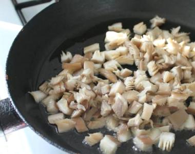 Prepararea corectă a ciupercilor stridii: de la selecție până la servire
