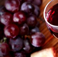 Домашнее вино из винограда: простой рецепт с перчаткой